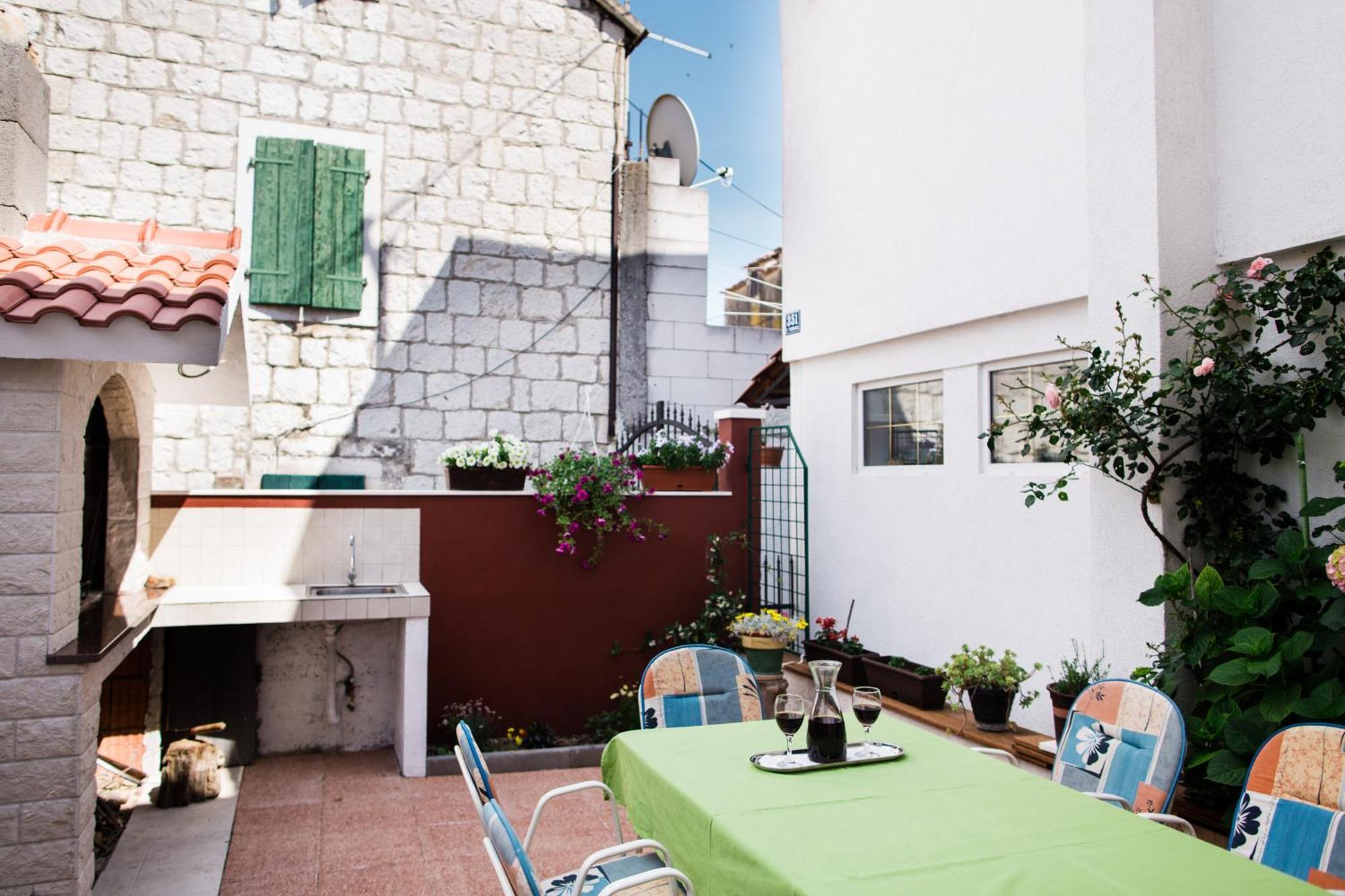 Apartments Kanajet Kastela Exterior photo